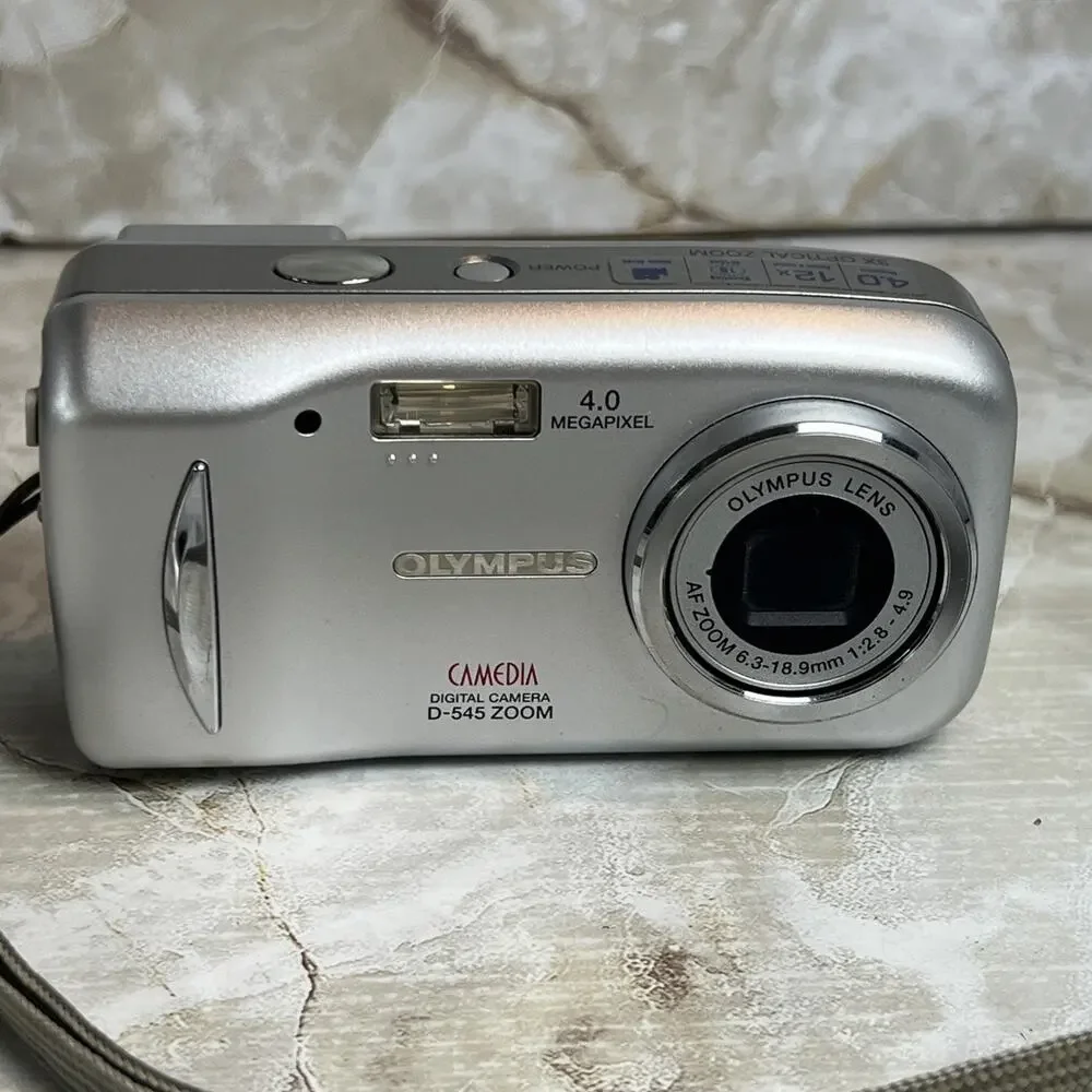 Olympus Camedia D-545 Zoom Digital Camera 4.0 MP Tested Working